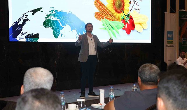 Şanlıurfa'da ziraat mühendisleri mısır üreticileri ile buluştu