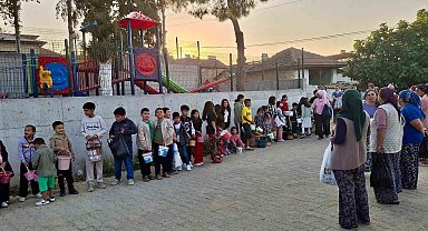 Sarıgöl'de arife geleneği çocukları sevindirdi