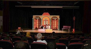 Şehir Tiyatrosu perdelerini Erdemlili çocuklar için açtı