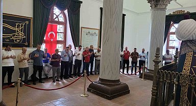 Şehit padişah Bursa'daki kabri başında anıldı
