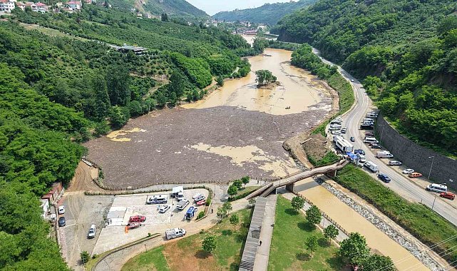 Sel sularına kapılan Hüseyin Aydın'ı arama çalışmaları bayramın ilk gününde devam ediyor