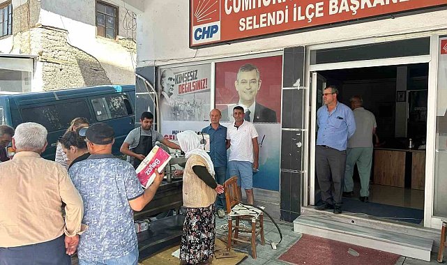 Selendi'de Ferdi Zeyrek anısına lokma hayrı düzenledi