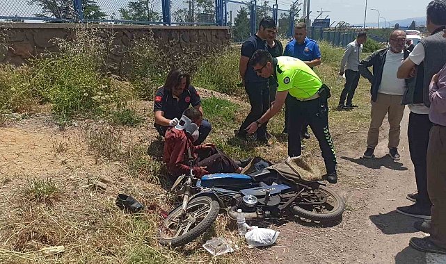 Seydişehir'de minibüsle çarpışan motosikletli yaralandı