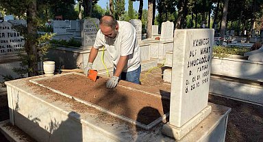Sıcak hava, kabir ziyaretlerini de etkiledi