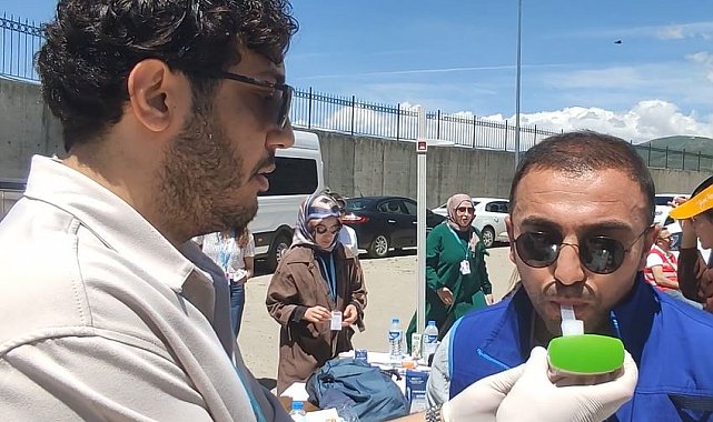 Sigara bırakma standında, tiryakiler ikna edilmeye çalışıldı