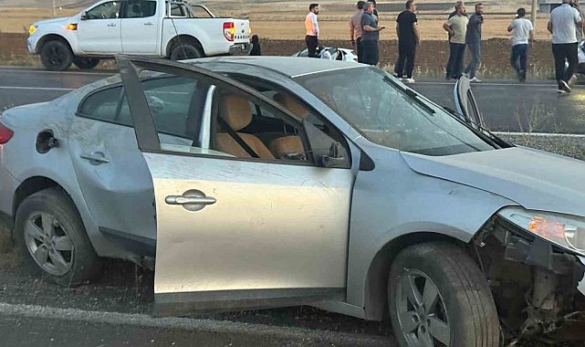 Siirt'te iki otomobil çarpıştı: 5 yaralı