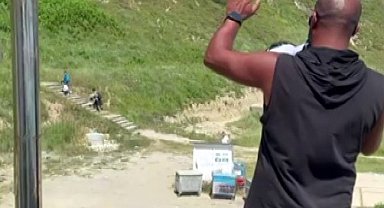 Şile'de cankurtarandan çöplerini bırakanlara anonslu uyarı: "Size yakışmadı"