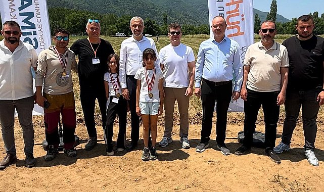 Simav Eynal Paraşüt ve Havacılık Festivali'nde 2 günde 175 sporcu 550 sorti uçuş gerçekleştirdi