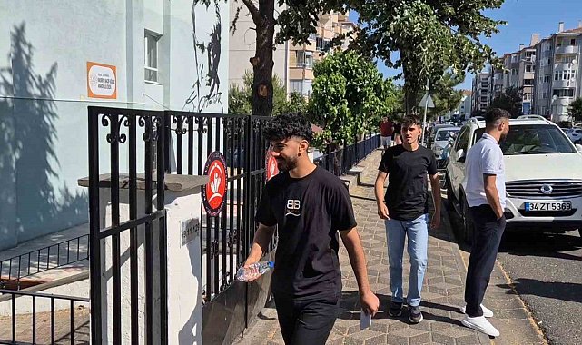 Sınava son dakika koşarak yetiştiler