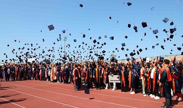 Sinop'ta 3 kuşak aynı törende mezun oldu