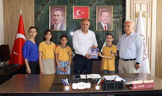 Sinop'ta ilkokul öğrencilerinin uzay yolculuğu: Hikayelerini kitaplaştırıp sunum yaptılar