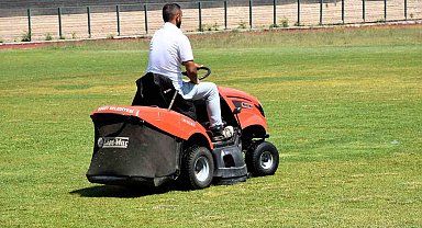 Söğüt'te çim biçme çalışmaları sürüyor
