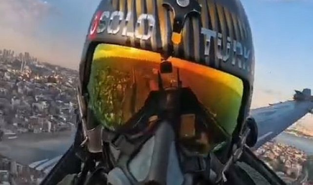 SOLOTÜRK'ün İstanbul semalarında yaptığı gösteri kokpit kamerasında