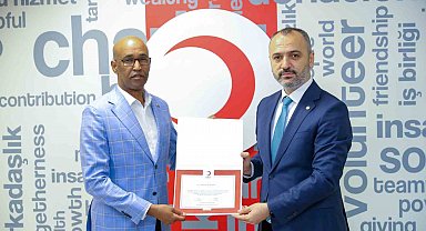 Somali Büyükelçisi kurban vekaletini Türk Kızılay'a verdi