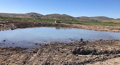 Sulama borusunun patlaması çiftçiyi mağdur ediyor
