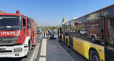 Sultangazi'de korku dolu anlar: İETT otobüsü alev aldı