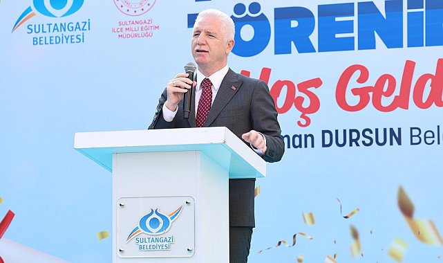 Sultangazili gençlerin mezuniyet heyecanına Vali Gül de ortak oldu