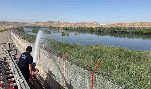 Suriye sınırındaki anız yangını büyümeden söndürüldü
