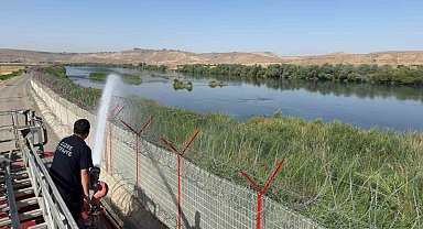Suriye sınırındaki anız yangını büyümeden söndürüldü