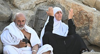 Suudi Arabistan'da 12 bin 500 kadar İranlı hacı mahsur kaldı