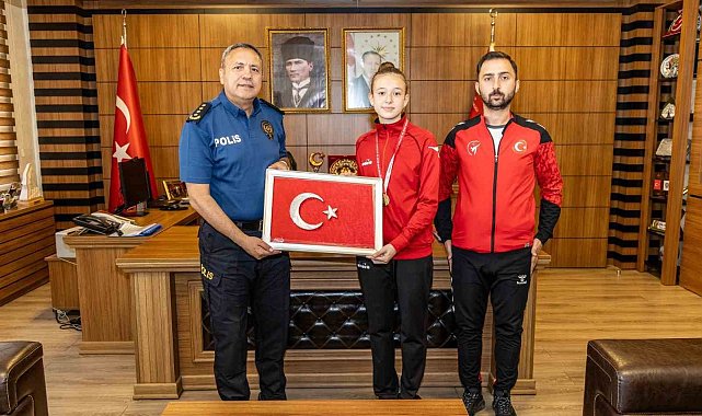 Taekwondo şampiyonu Ebrar Çakır'ı makamında ağırladı