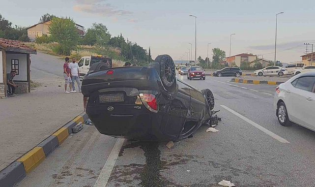 Takla atan otomobilde 3 kişi yaralandı