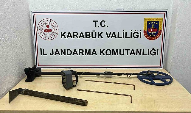 Tarihi kentte defineciler suçüstü yakalandı