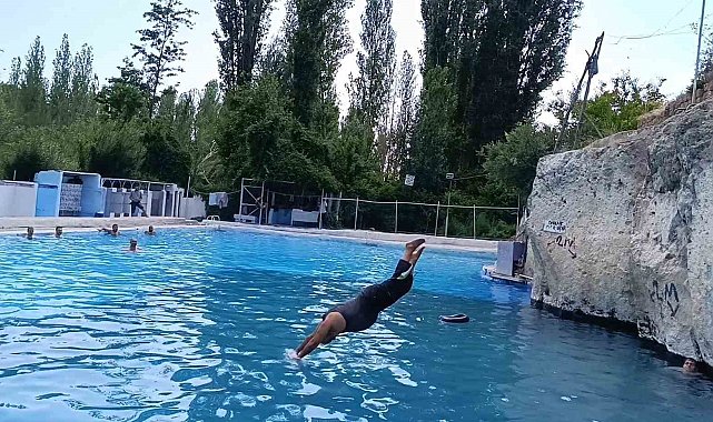 Tarihi Keşişin Havuzu serinletiyor