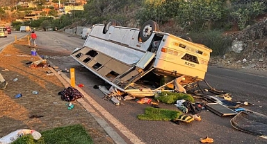Tarım İşçilerini Taşıyan Servis Ters Döndü: 25 Yaralı