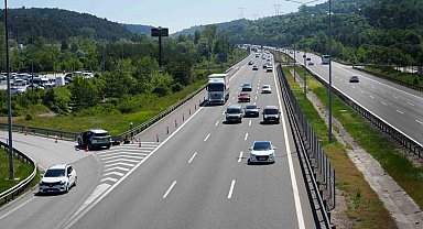 Tatilcilerin dönüş yolculuğu başladı: Bolu geçişinde akıcı yoğunluk