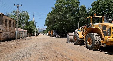 Tavas'ta alt yapı ve üst yapı yenileme çalışmaları devam ediyor