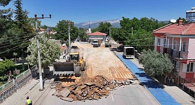Tavas'ta kapsamlı yol düzenlemesine başlandı