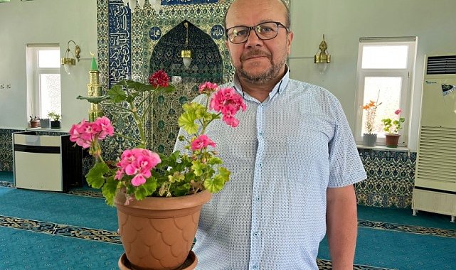 Tavşanlı Orman Camii müezzin ve cemaatin eliyle çiçek bahçesine döndü
