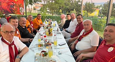 Tavşanlı'da Galatasaray'ın 25. lig şampiyonluğu coşkuyla kutlandı