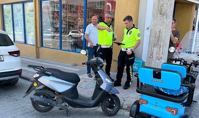 Tavşanlı'da motosikletler çarpıştı, 1 yaralı