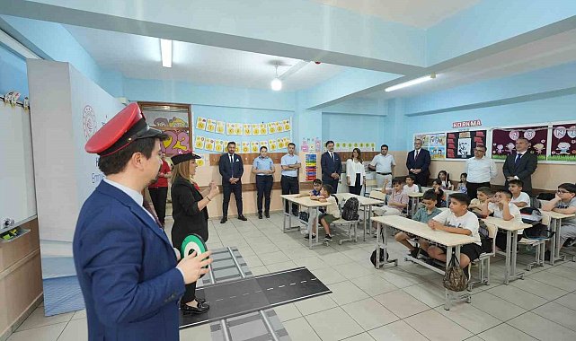 TCDD ile Körfez Ulaştırma'dan 'Hemzemin Geçitlerde Emniyet Farkındalığı Projesi'