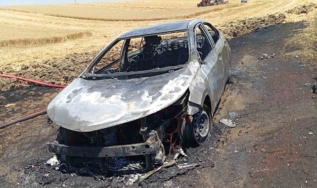 Tekirdağ'da egzozdan çıkan kıvılcım otomobili küle çevirdi