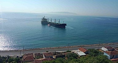 Tekirdağ'da yük gemisi karaya oturdu