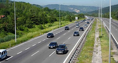 TEM Otoyolu'nda bayram yoğunluğu