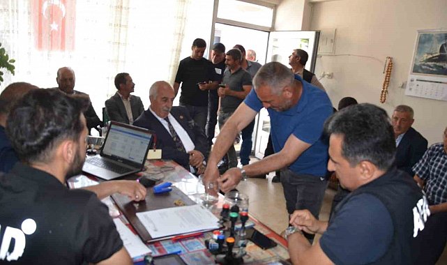 Tercan'da afet konutlarının ve afet ahırlarının hak sahipleri kura ile belirlendi