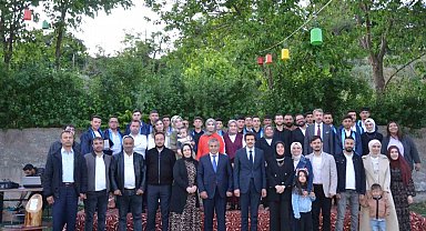 Tercan'da meslek liselilerinin mezuniyet sevinci