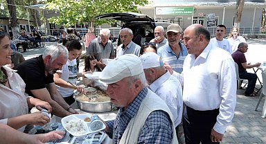 Tırazlar Mahallesi halkı Ferdi Zeyrek için mevlit yemeği verdi
