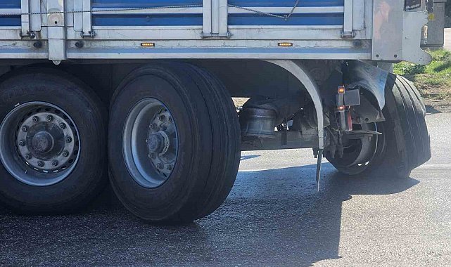 Tırın dorse dingili koptu,