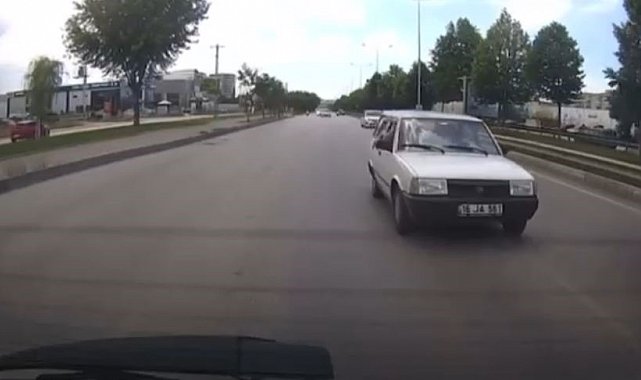 TOFAŞ ile ölümüne makas kamerada... Kaza böyle teğet geçti