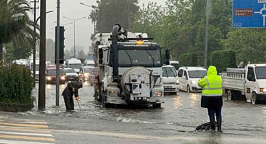 Trabzon'da Büyükşehir ekipleri su baskınları nedeniyle seferberlik ilan etti