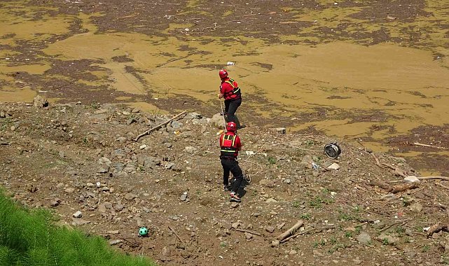 Trabzon'da dünkü selde kaybolan Hüseyin Aydın'ı arama çalışmaları Sera Gölü'nde sürüyor
