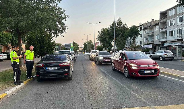 Trafik ekiplerinden ters yön ve hatalı park denetimi!