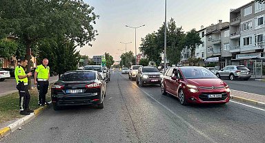 Trafik ekiplerinden ters yön ve hatalı park denetimi!