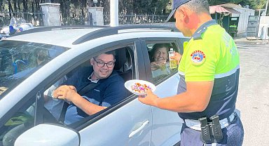 Trafik kazalarına karşı jandarma ekipleri sürücüleri uyardı