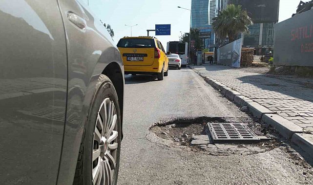 Trafik yoğunluğu ve çukurlar İzmir ulaşımında sürücüleri bezdiriyor